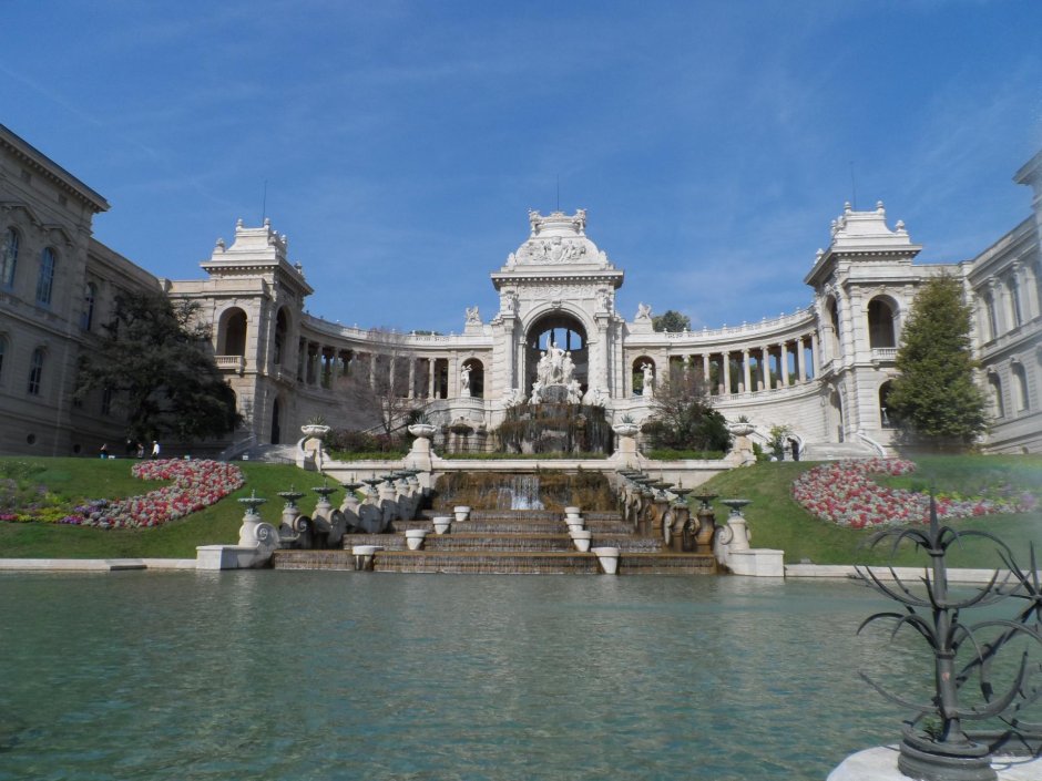 Французский дворец 20 века
