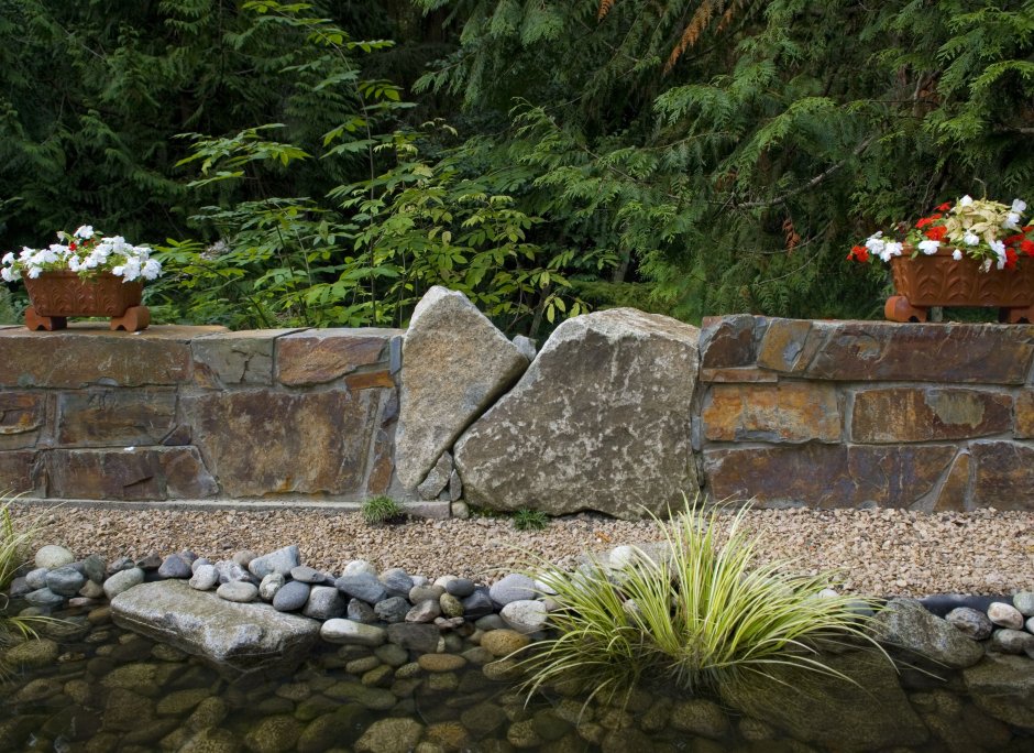 Камень Диорит в ландшафте