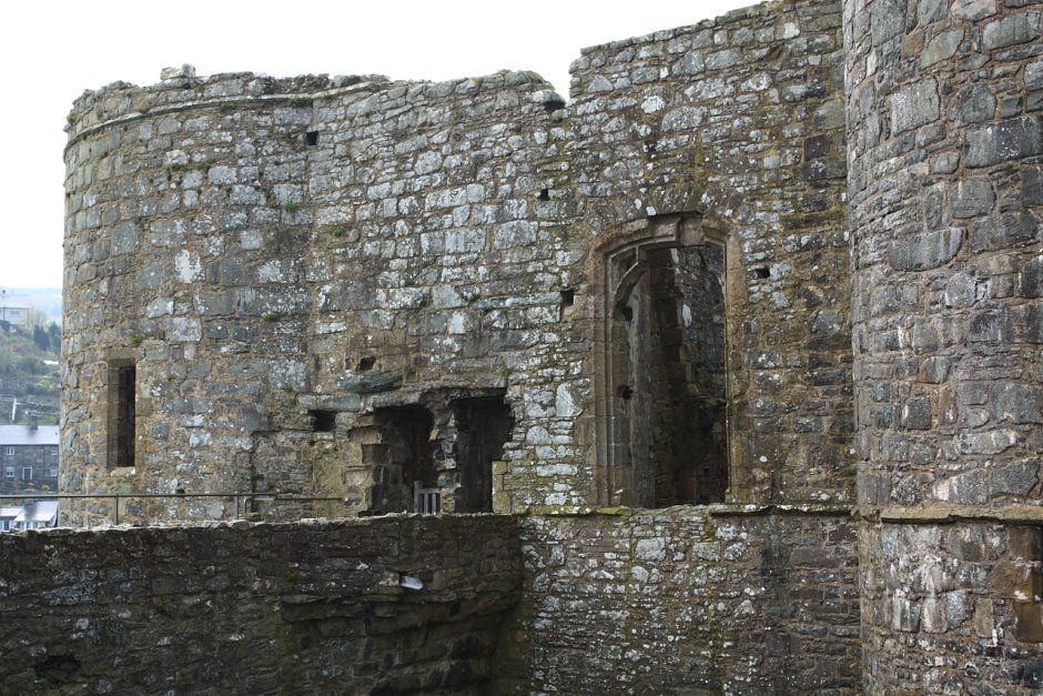 Хаварденский замок Уэльс