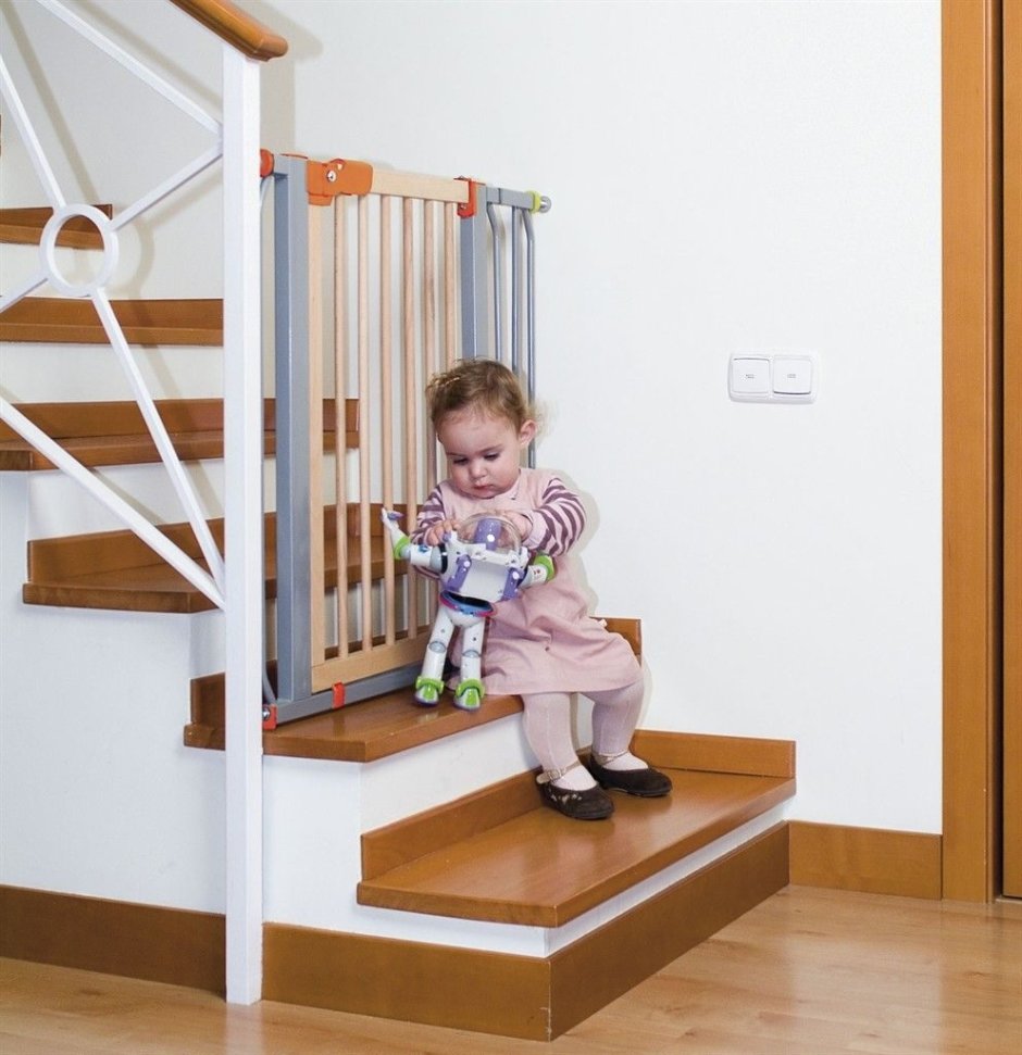 Защита на лестницу от детей