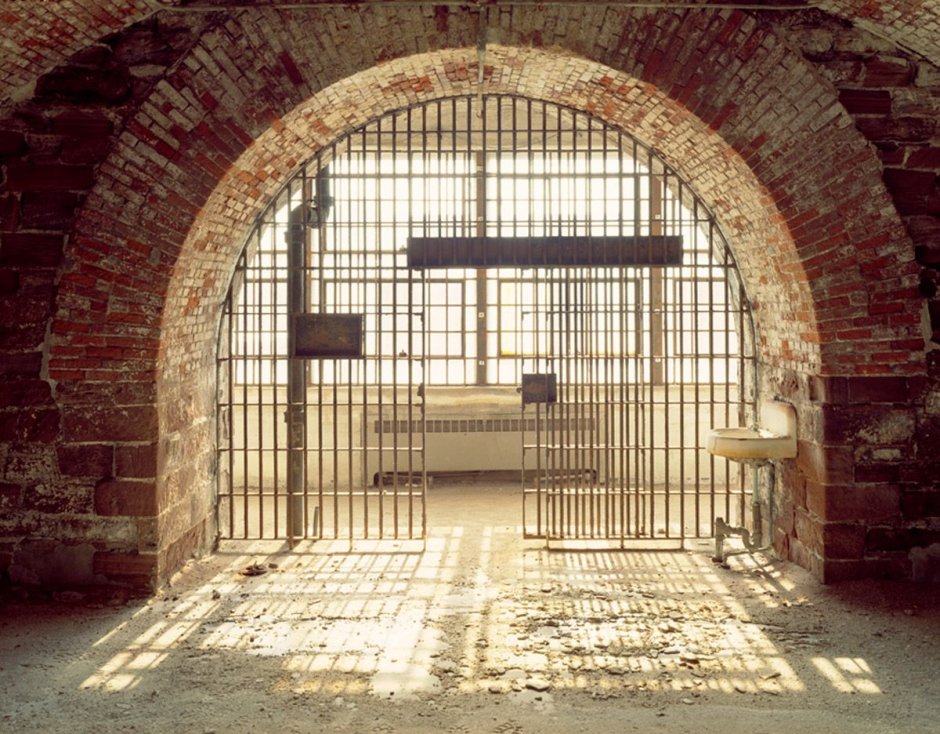 Ворота тюрьмы