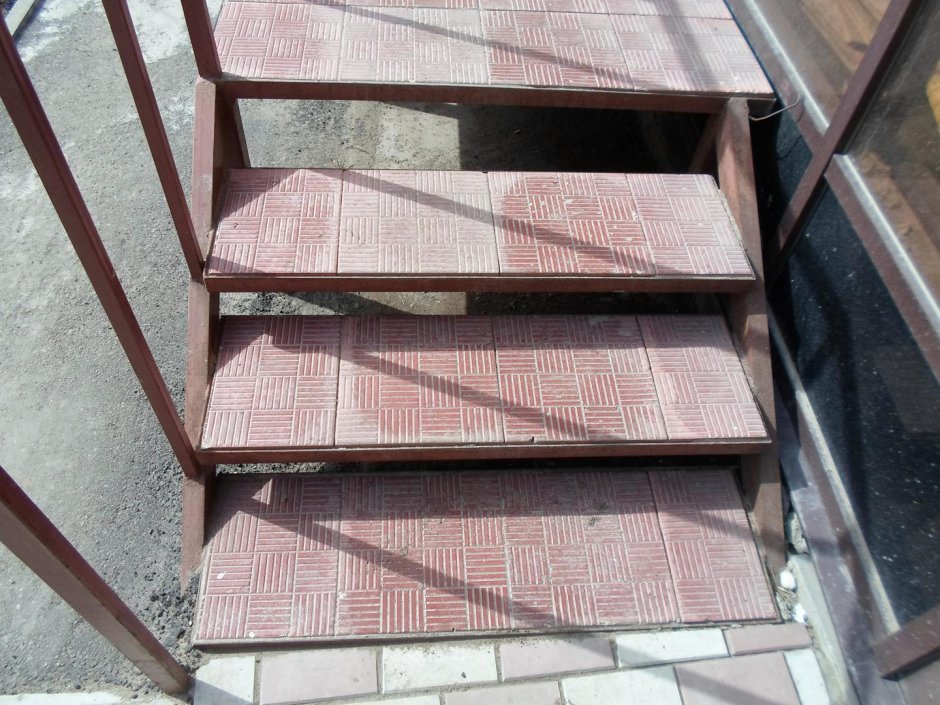 Лестница сварная из металла уголка 32х32х4