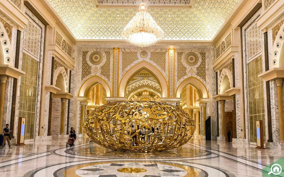 Золотой отель в Абу Даби