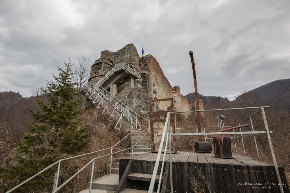 Замок Поенари реконструкция