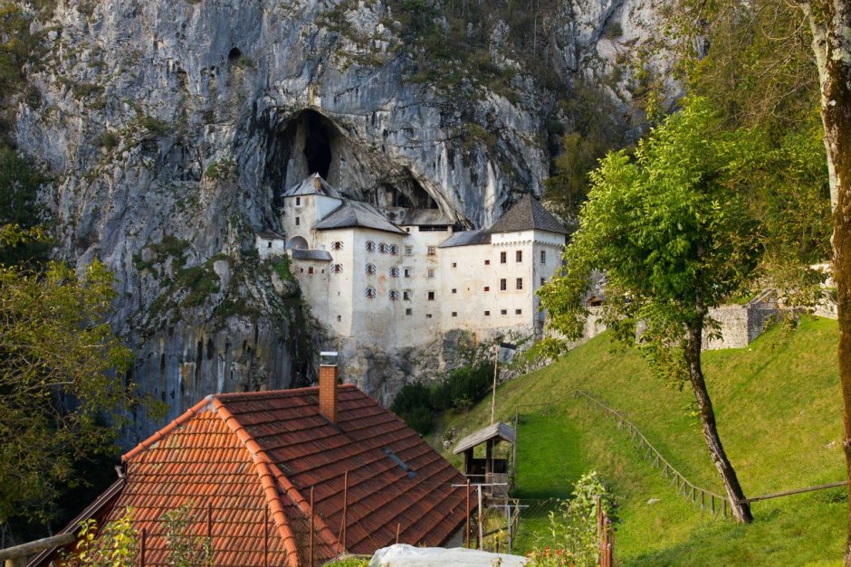 Predjama Castle