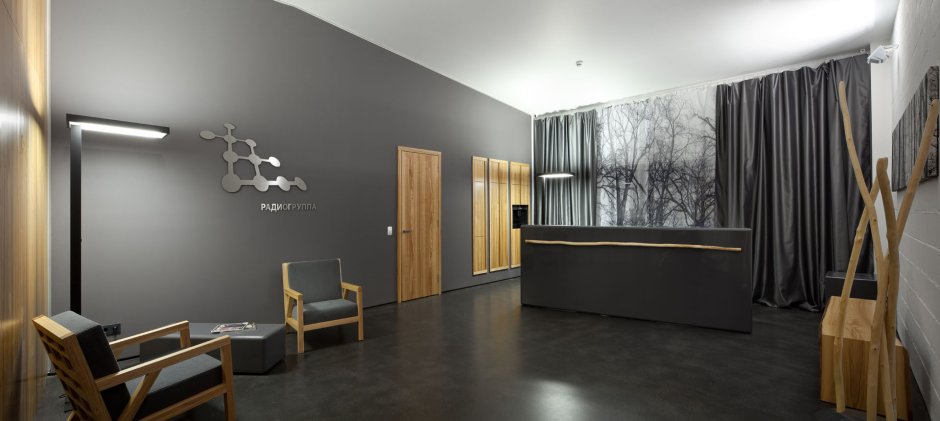 Интерьер офиса в серых тонах
