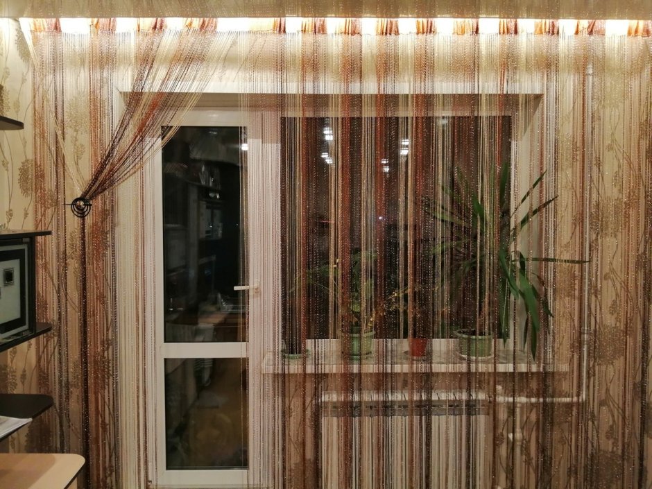 Нитяные шторы на кухню короткие