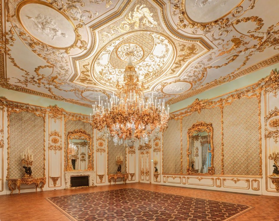 Королевский бальный зал Версаль