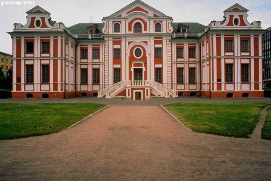 Дворец коттедж в Петергофе