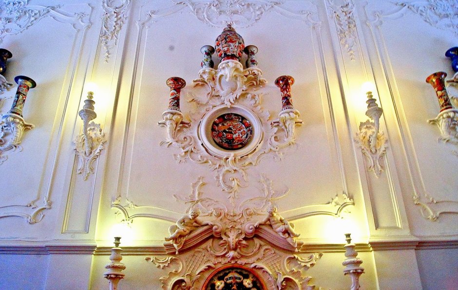 Парадная лестница Екатерининского дворца потолок