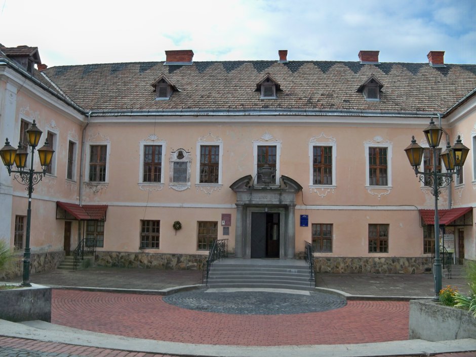 Граф Палас Чернівці