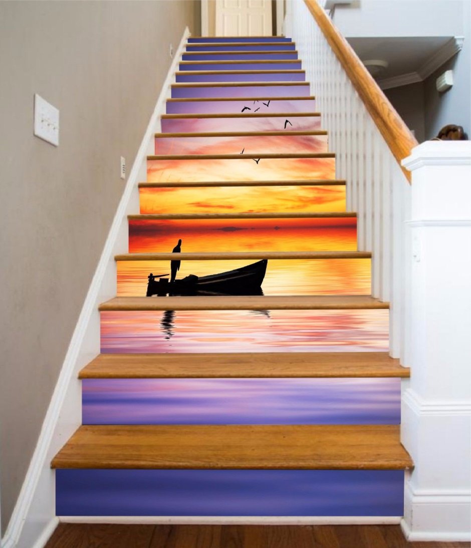 Лестница двухцветная деревянная