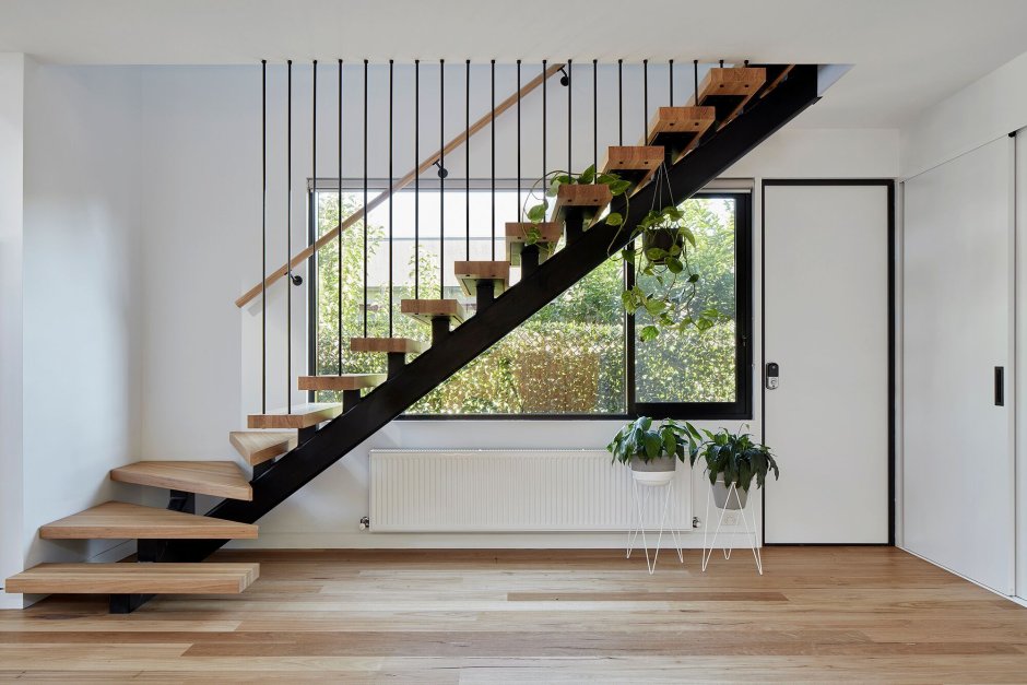 Строительная лестница дома