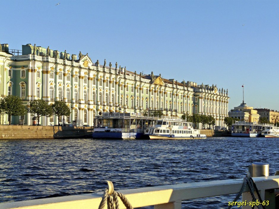 Зимний дворец Санкт-Петербург с Невы