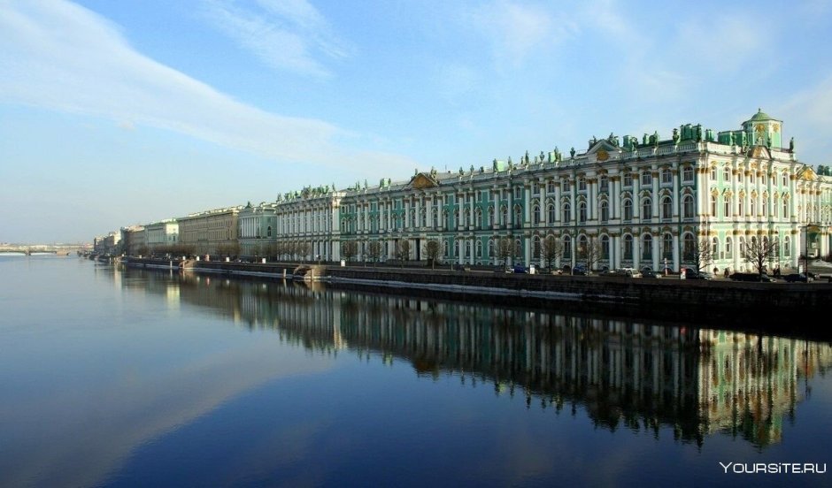 Фасад зимнего дворца со стороны Невы