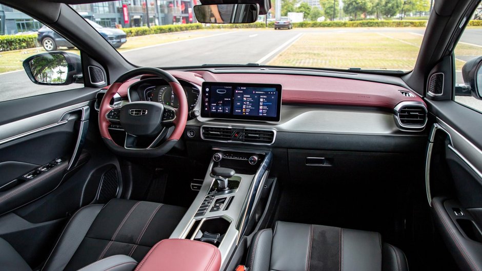 Geely Coolray 2021 салон