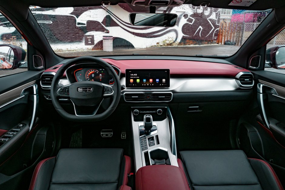 Geely Coolray внутри