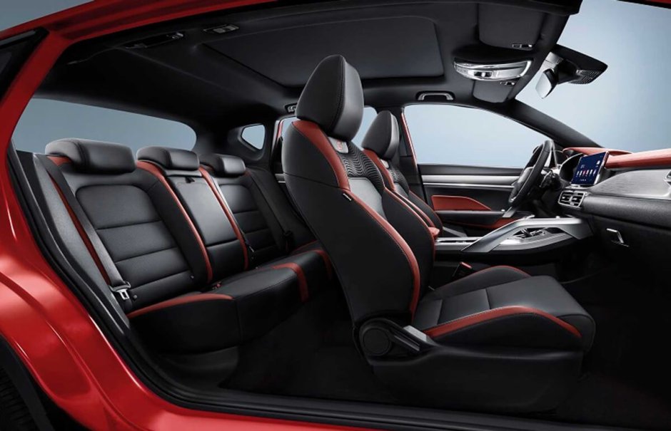 Geely Coolray салон