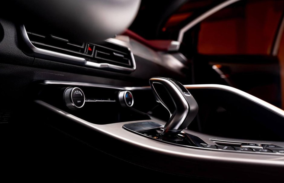 Geely Coolray комплектация комфорт