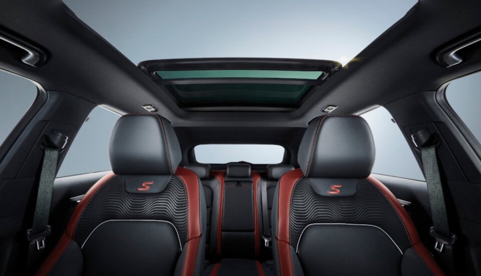 Geely Coolray оранжевый
