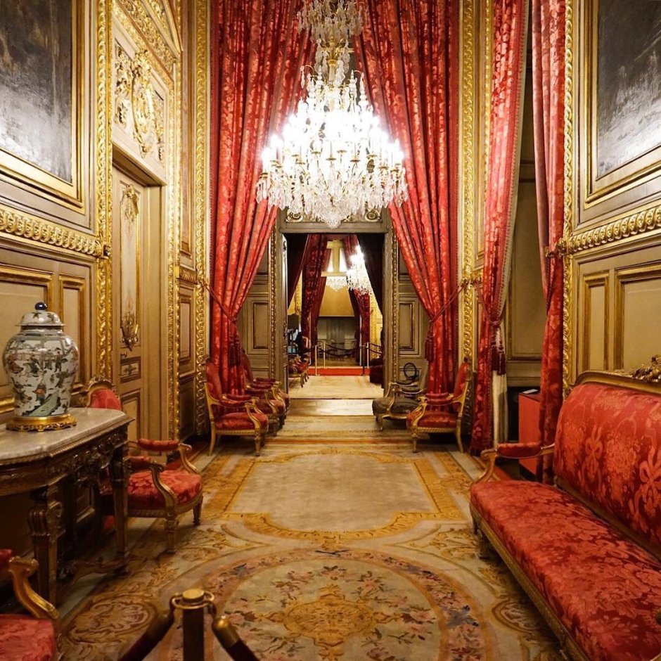 Лувр зал Наполеона