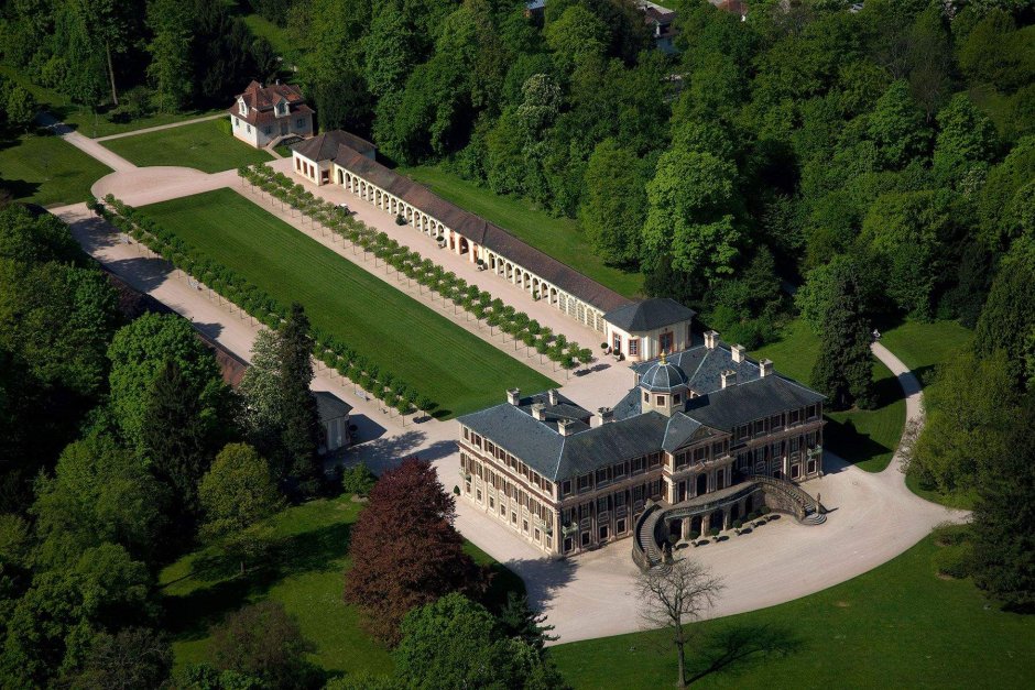 Замок Монрепо Людвигсбург