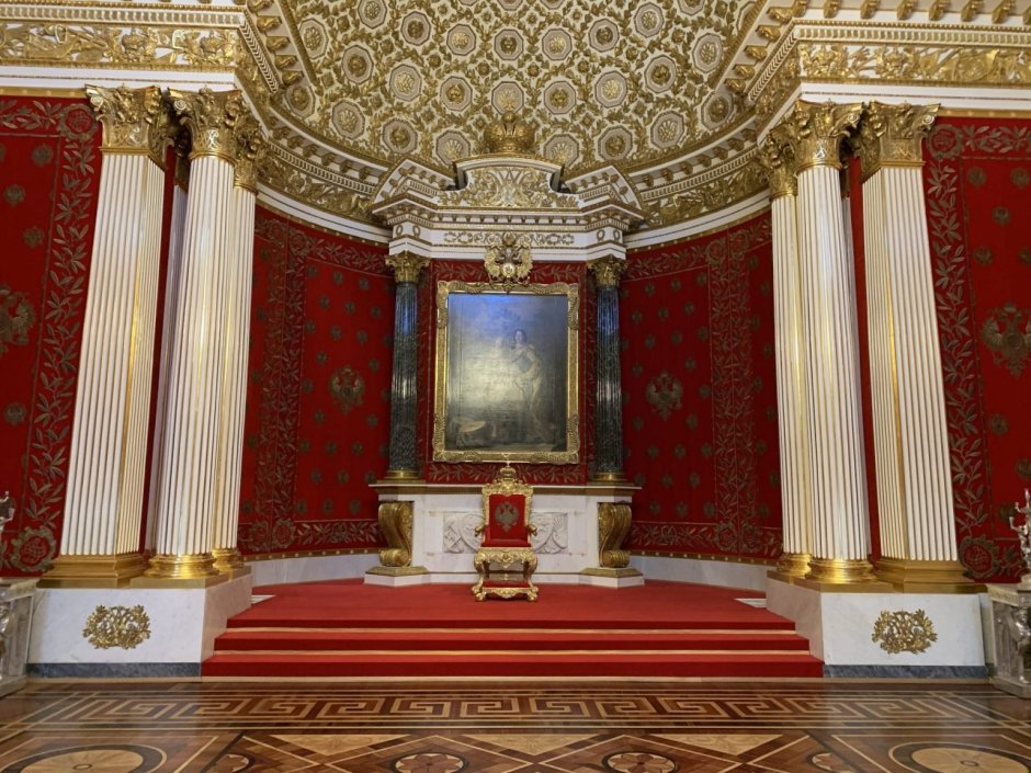 Петровский (малый Тронный) зал зимнего дворца