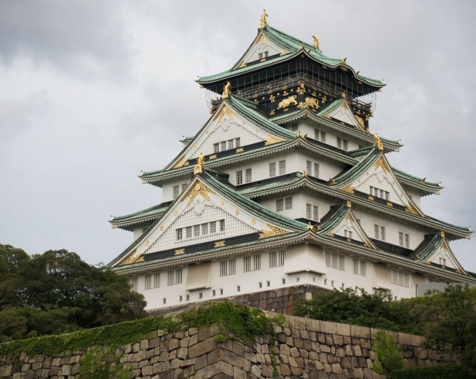 Замок Осака в Японии