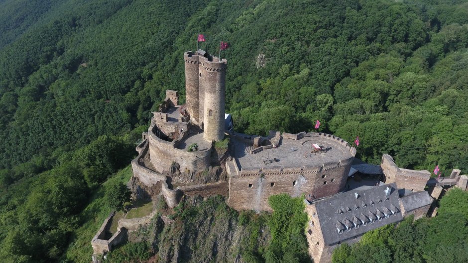 Замок Эренберг у Леша в Австрии