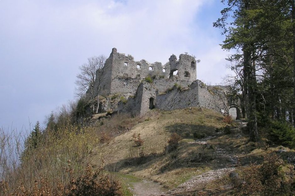 Замок Эренберг реконструкция