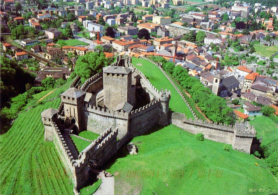 Замок Монтебелло (Castello di Montebello).