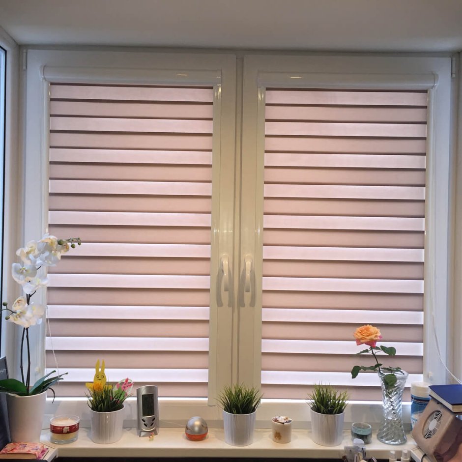 Hunter Douglas Roller Blind