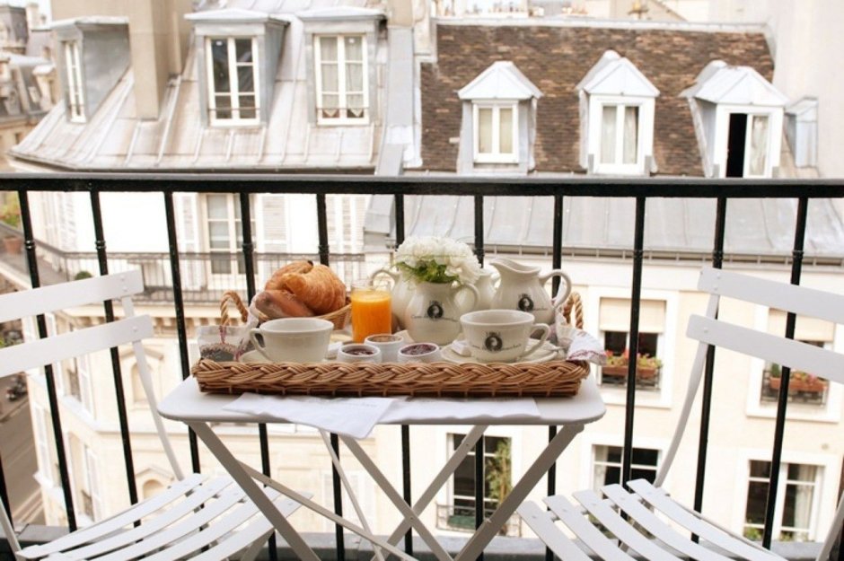 Французский завтрак на балконе
