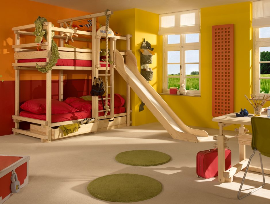 Детская комната с горкой