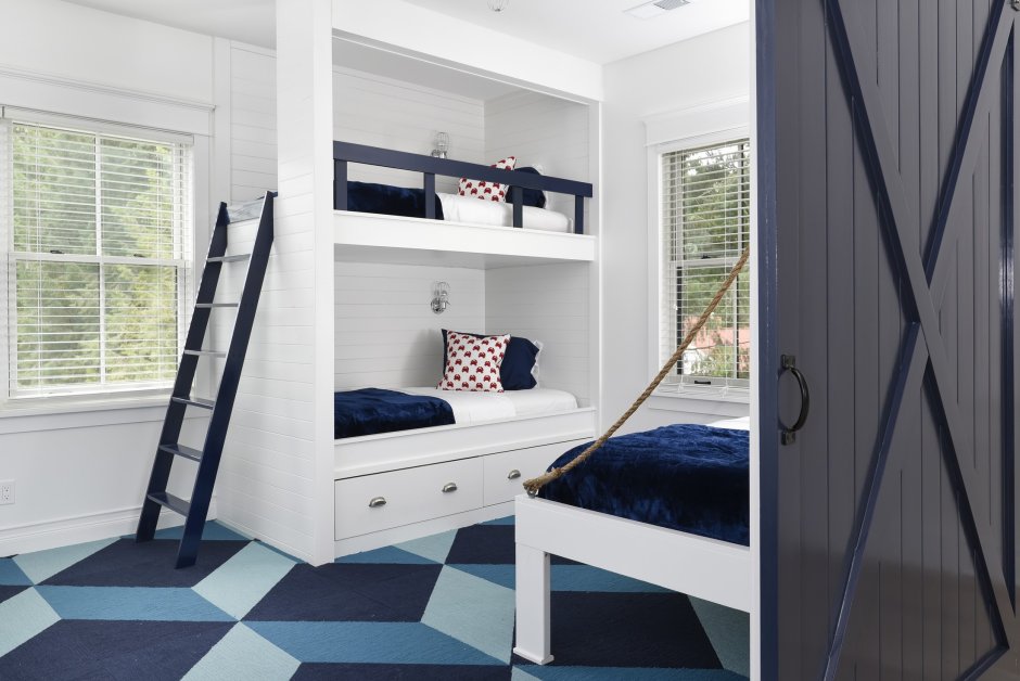 Двухэтажная кровать в стиле моряк