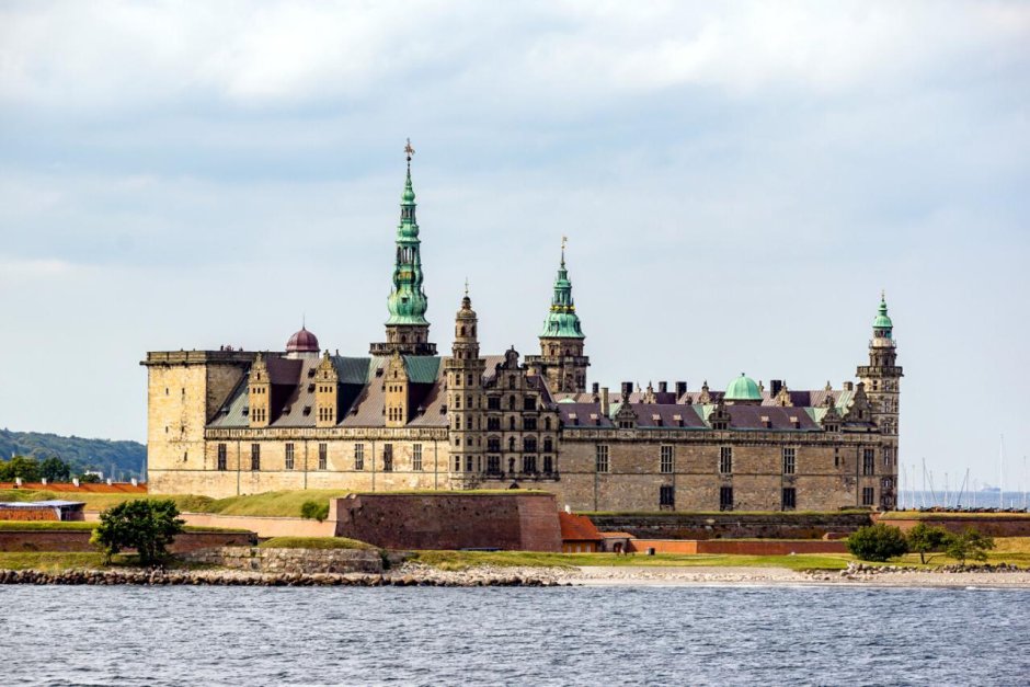 Памятник Гамлету в Кронборг