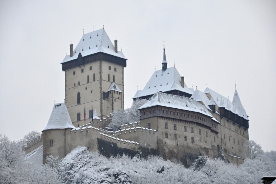 Замок Карлштейн в Чехии рисунок
