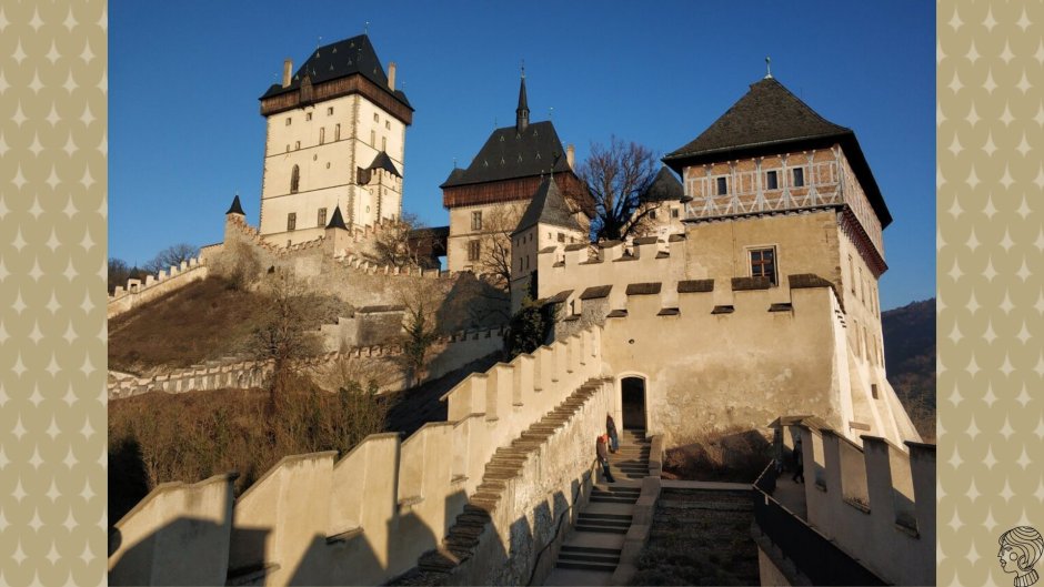 Королевский замок Карлштейн середина 14 века