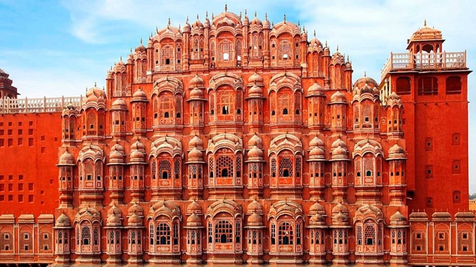 Испанские здания в Индии