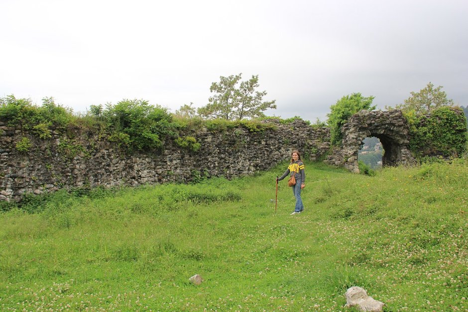 Крепость Абаата арочные ворота