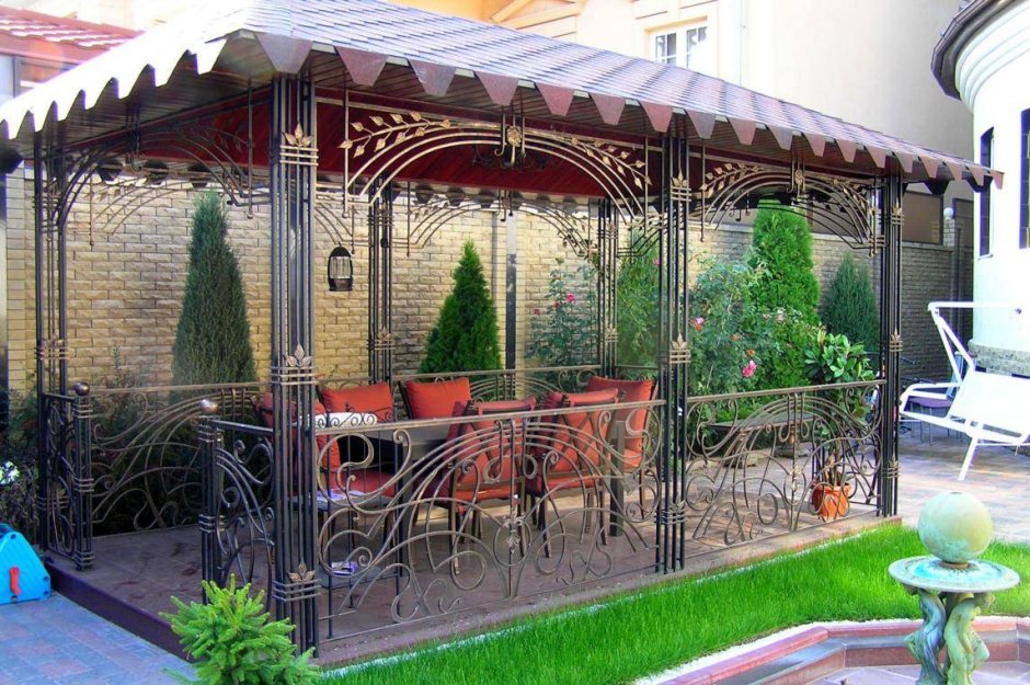 Красивые кованые беседки