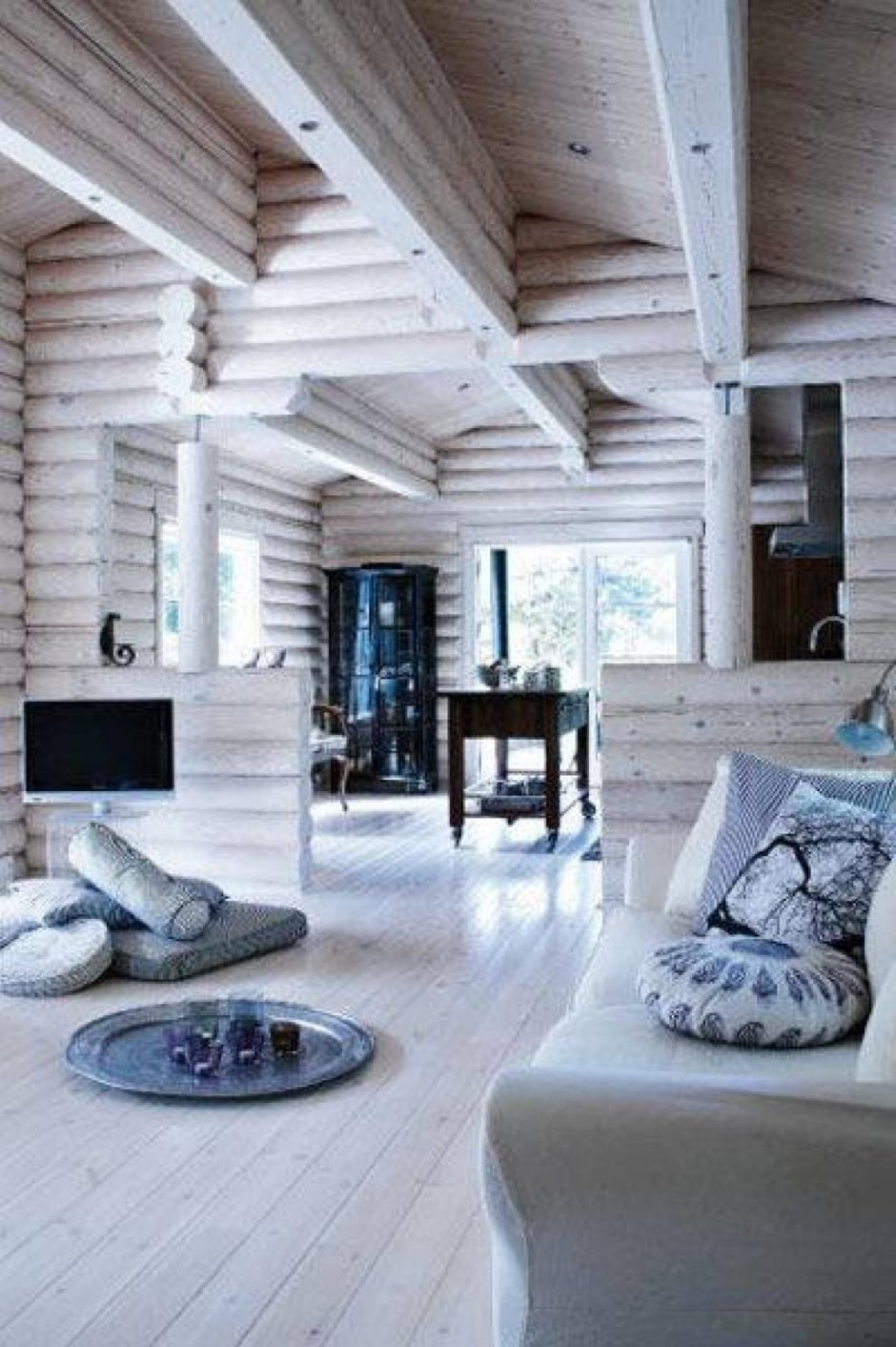Интерьер деревянного дома в стиле Прованс