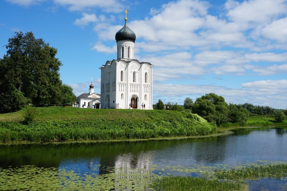 Дворцы с розовых тонах
