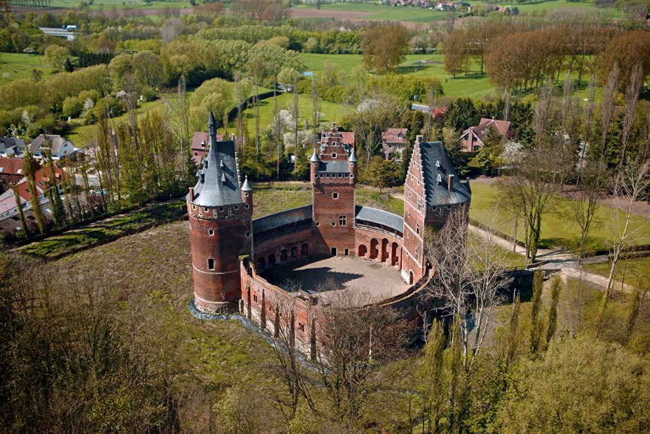 • Замок Бирсель в Бельгии