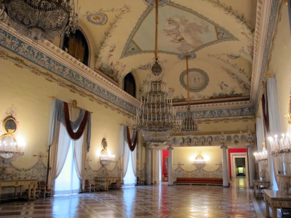 Мраморный дворец Италия
