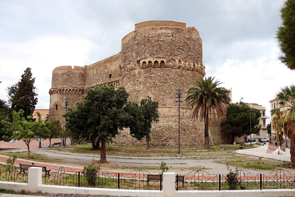 Арагонский замок Реджио