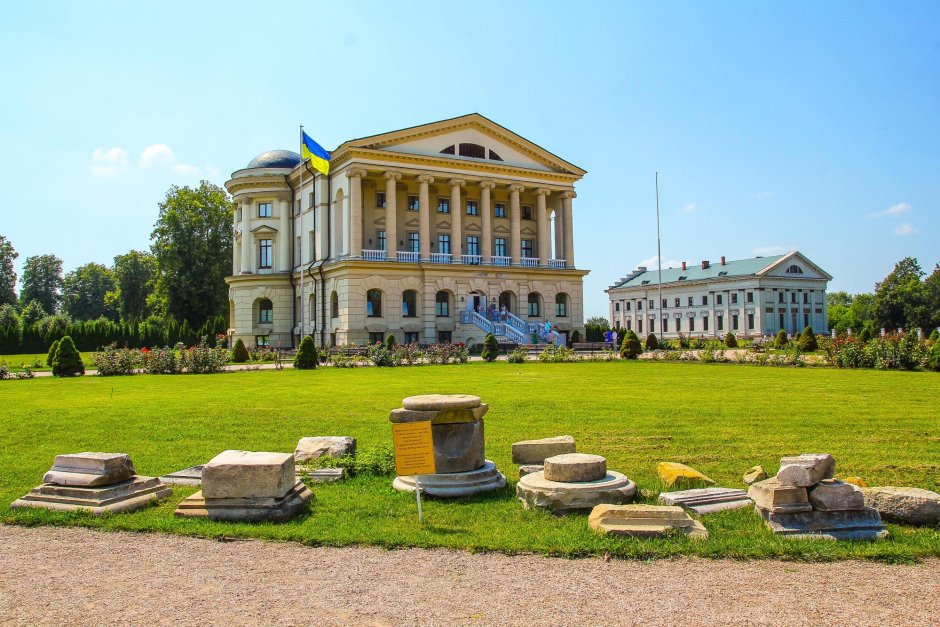 Дворец Кирилла Разумовского в Батурине