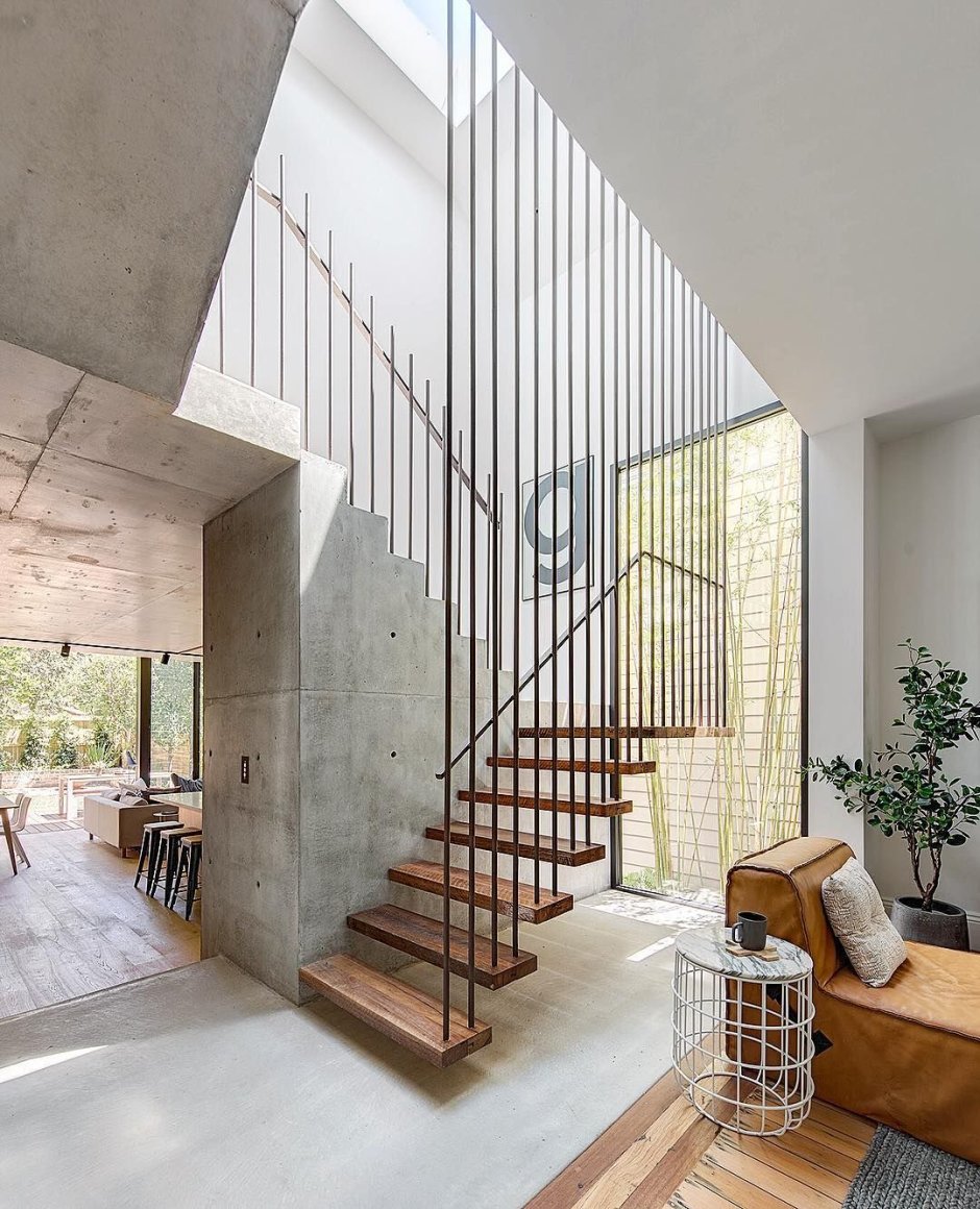 Лестница в частном доме дизайн интерьера