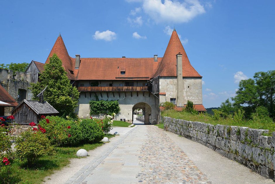 Замок Бургхаузен внутри
