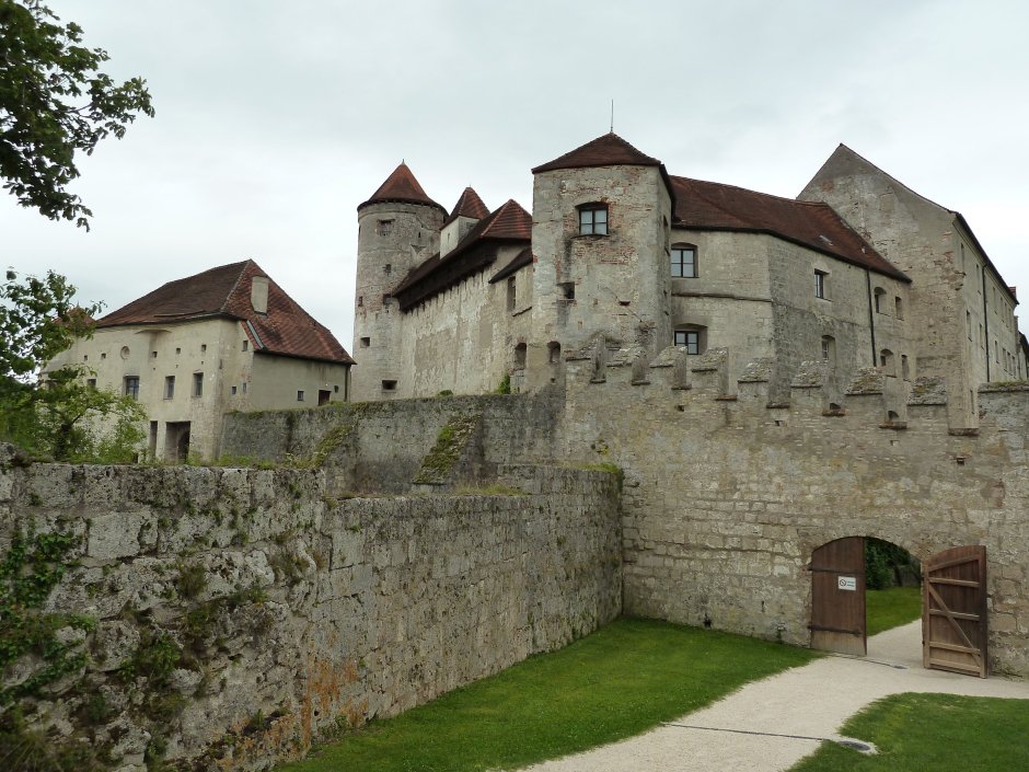 Замок Бургхаузен Дозорная башня